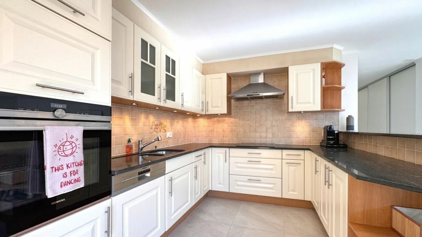 Modernes 3-Zimmer-Apartment mit Balkon, renoviert im Jahr 2025 - Foto 3 von 10