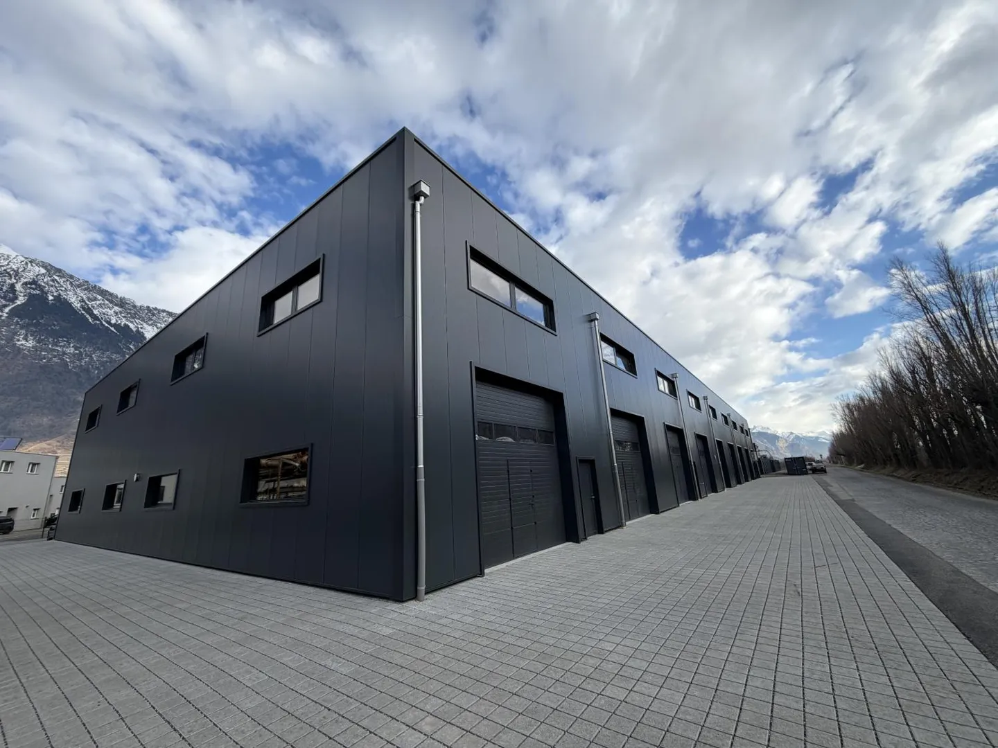 Industria 2 stanze - Foto 1 di 5