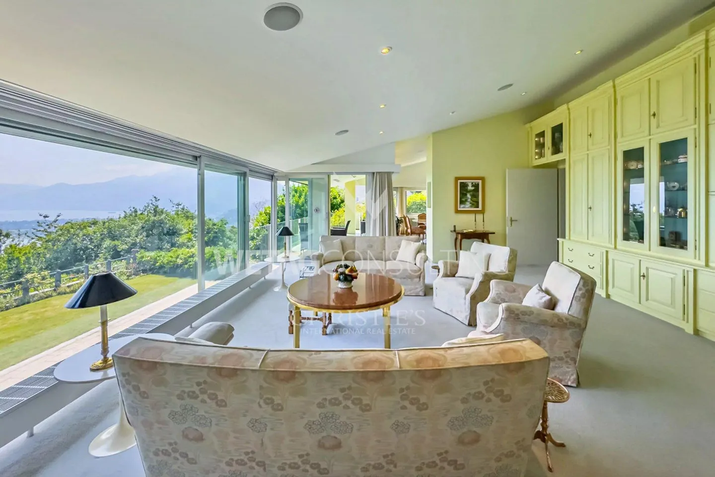 Minusio: Villa elegante con vista panoramica sul lago, piscina esterna &... - Foto 3 di 13