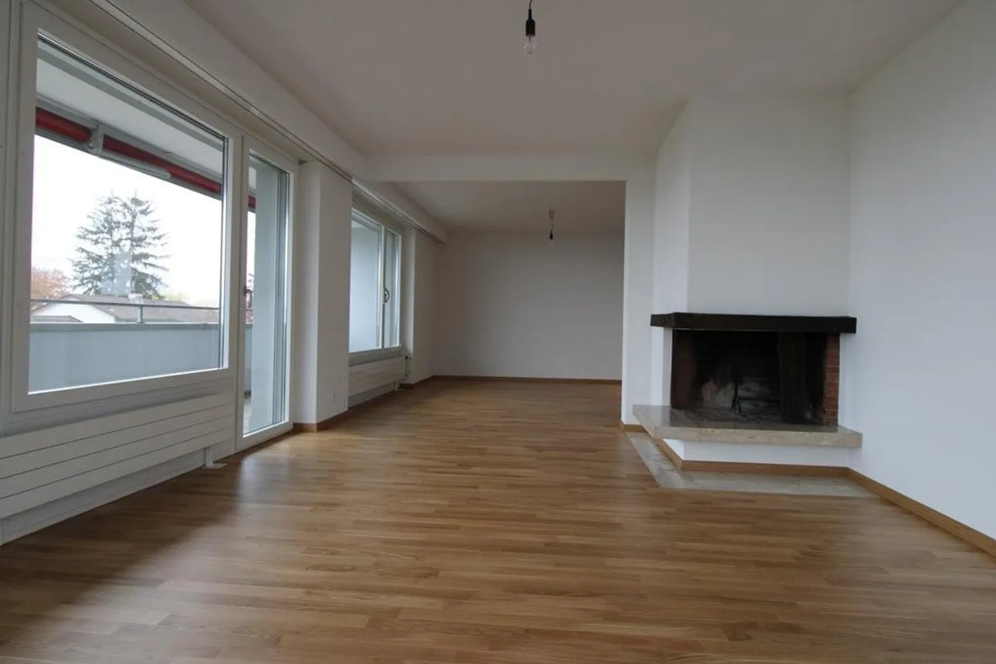 Attraktive 4.5 Zimmerwohnung mit Seesicht per 01.04.2026 zu vermieten - Foto 5 von 10