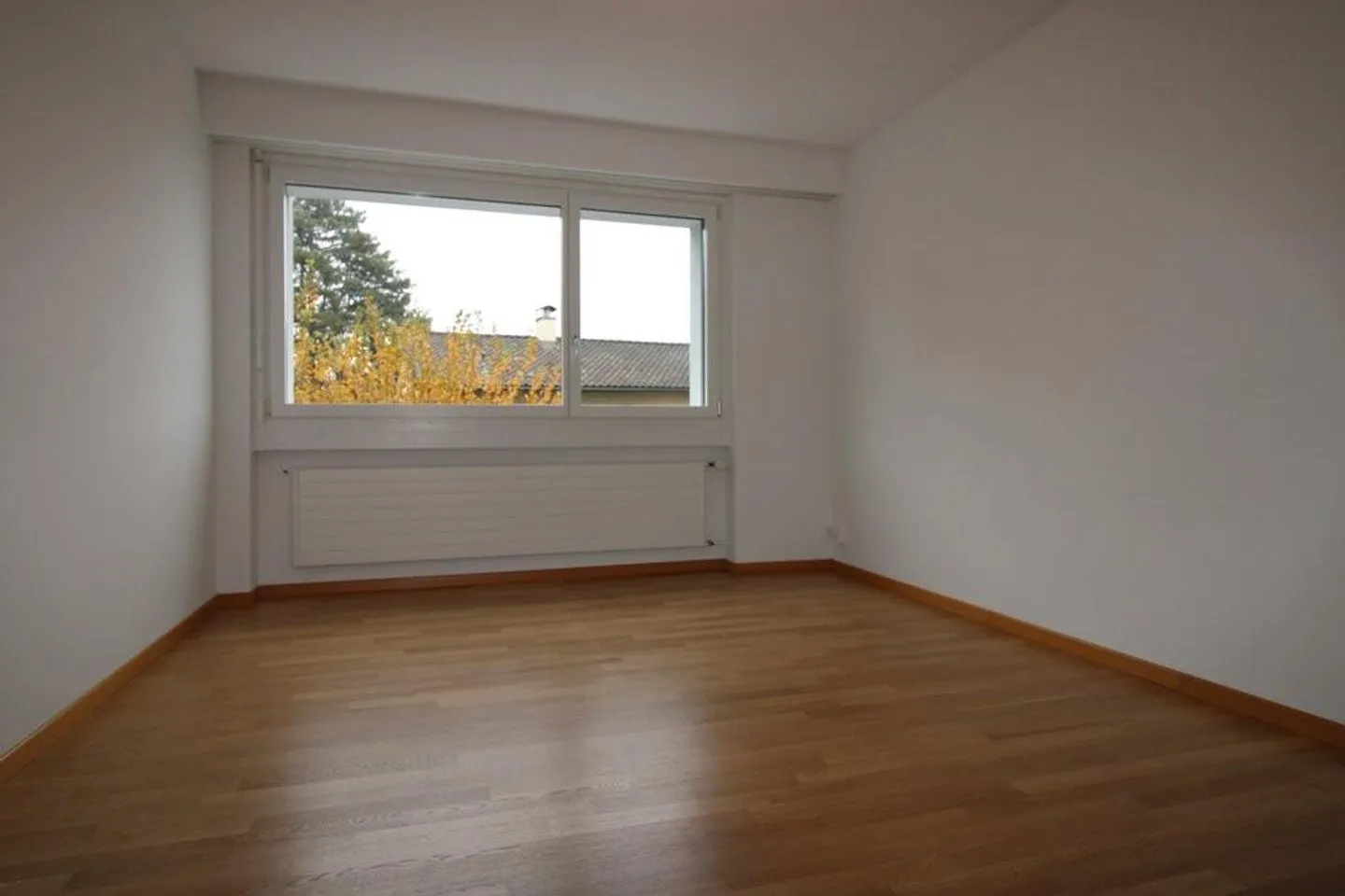 Attraktive 4.5 Zimmerwohnung mit Seesicht per 01.04.2026 zu vermieten - Foto 7 von 10