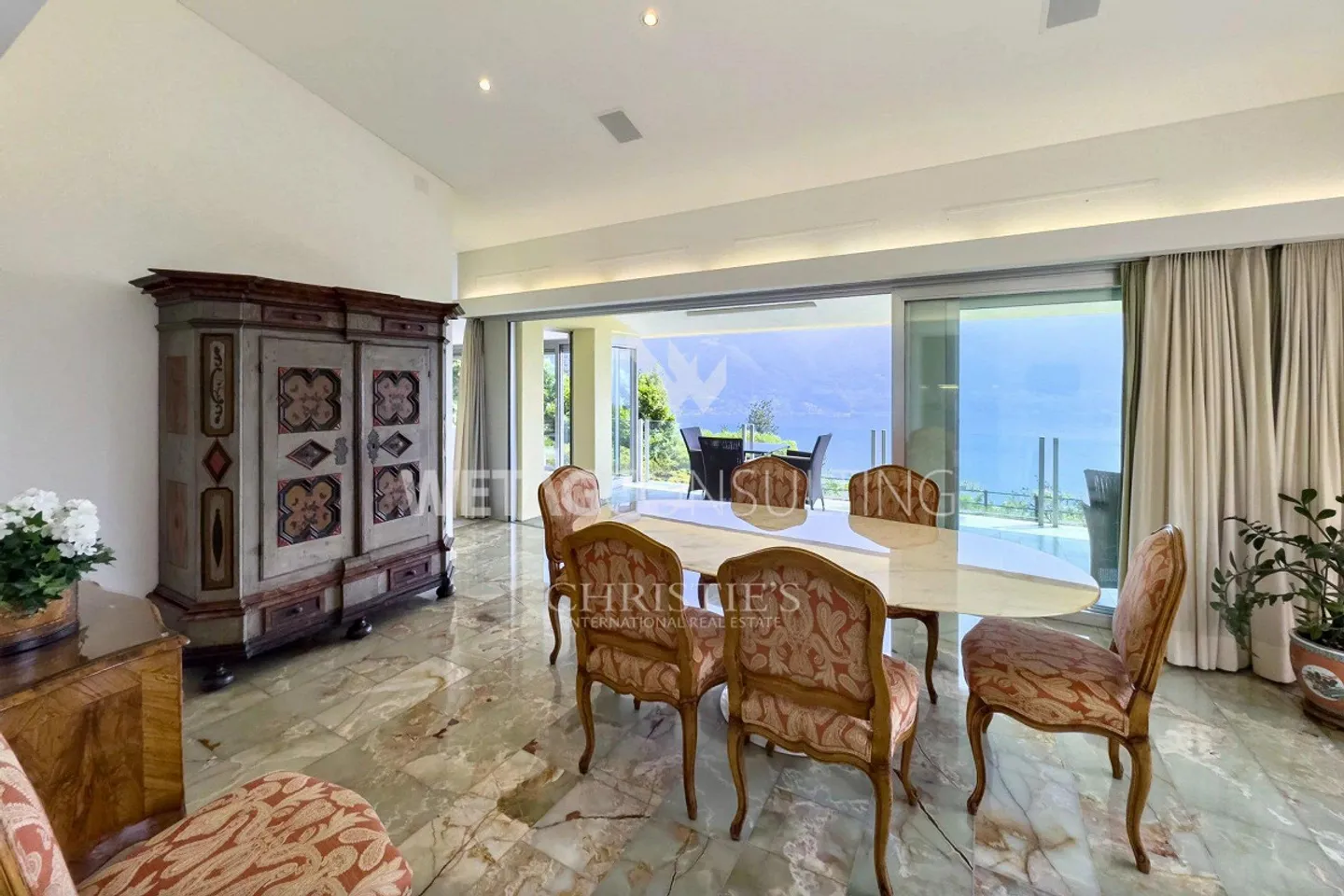 Minusio: Villa elegante con vista panoramica sul lago, piscina esterna &... - Foto 4 di 13