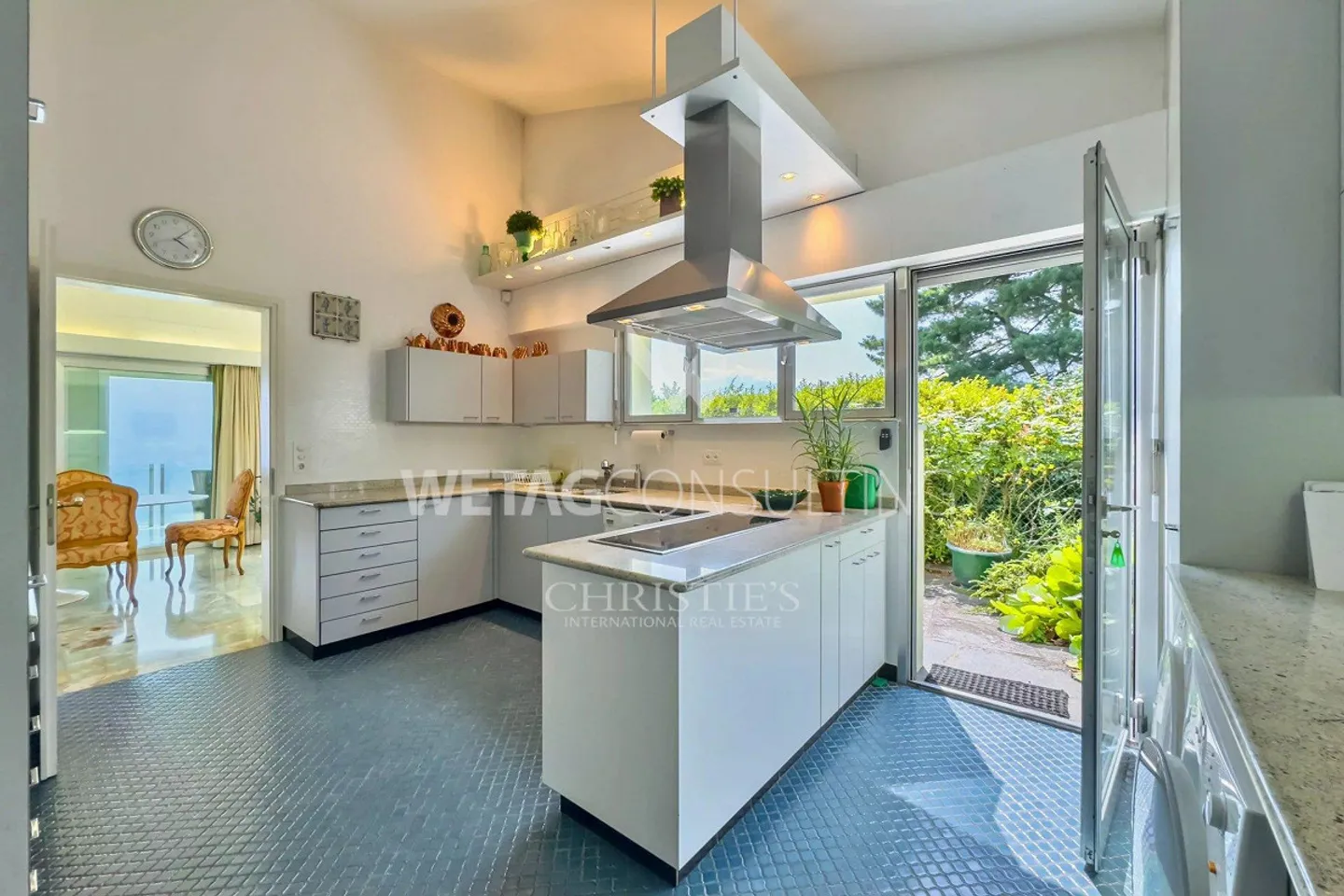 Minusio: Villa elegante con vista panoramica sul lago, piscina esterna &... - Foto 5 di 13