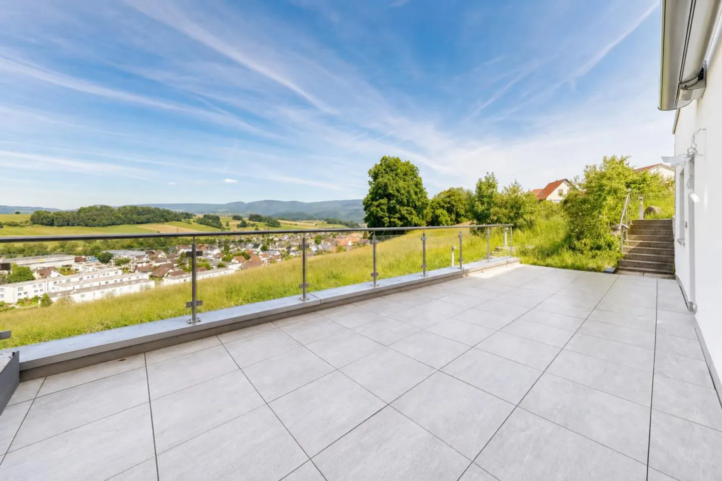 Appartamento moderno con meravigliosa terrazza e carport per due veicoli - Foto 2 di 15