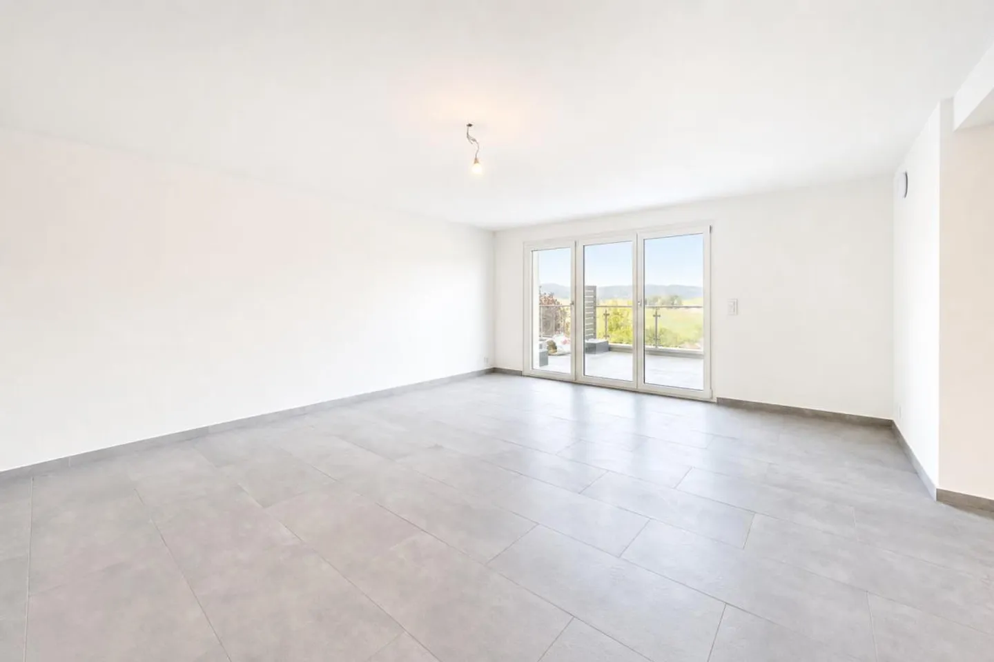 Appartamento moderno con meravigliosa terrazza e carport per due veicoli - Foto 6 di 15