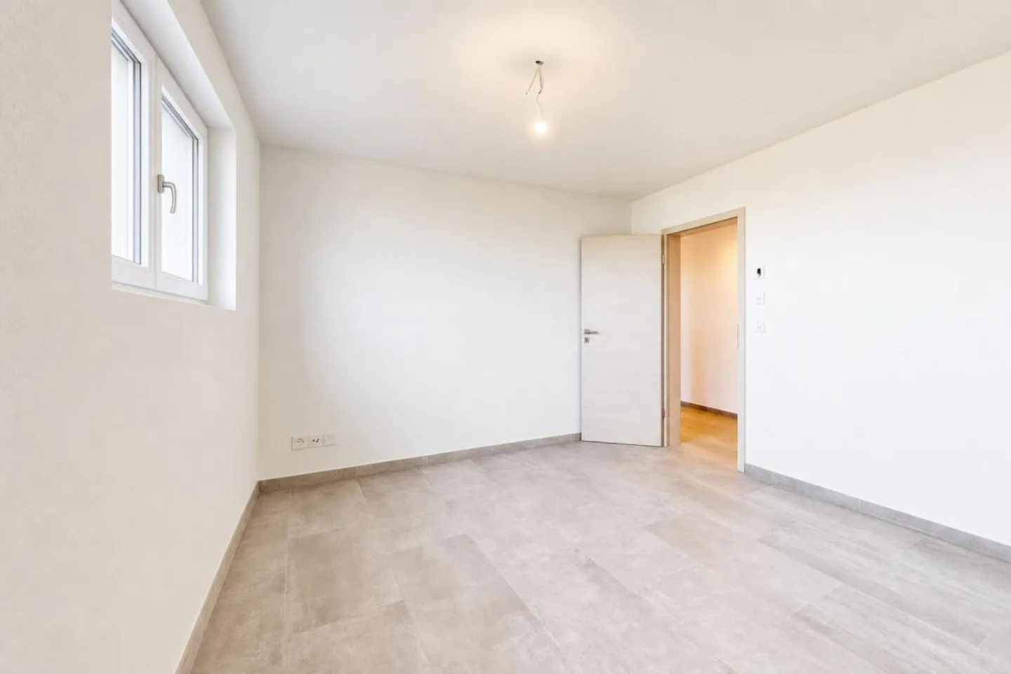 Appartamento moderno con meravigliosa terrazza e carport per due veicoli - Foto 9 di 15