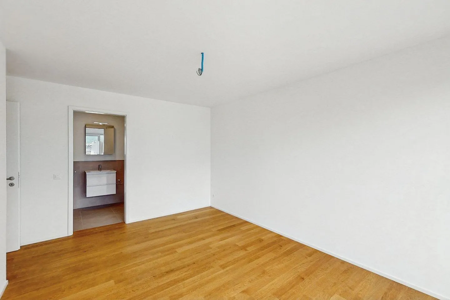 Exclusive 3.5-room apartment with lake view in the heart of Locarno - Photo 7 of 10