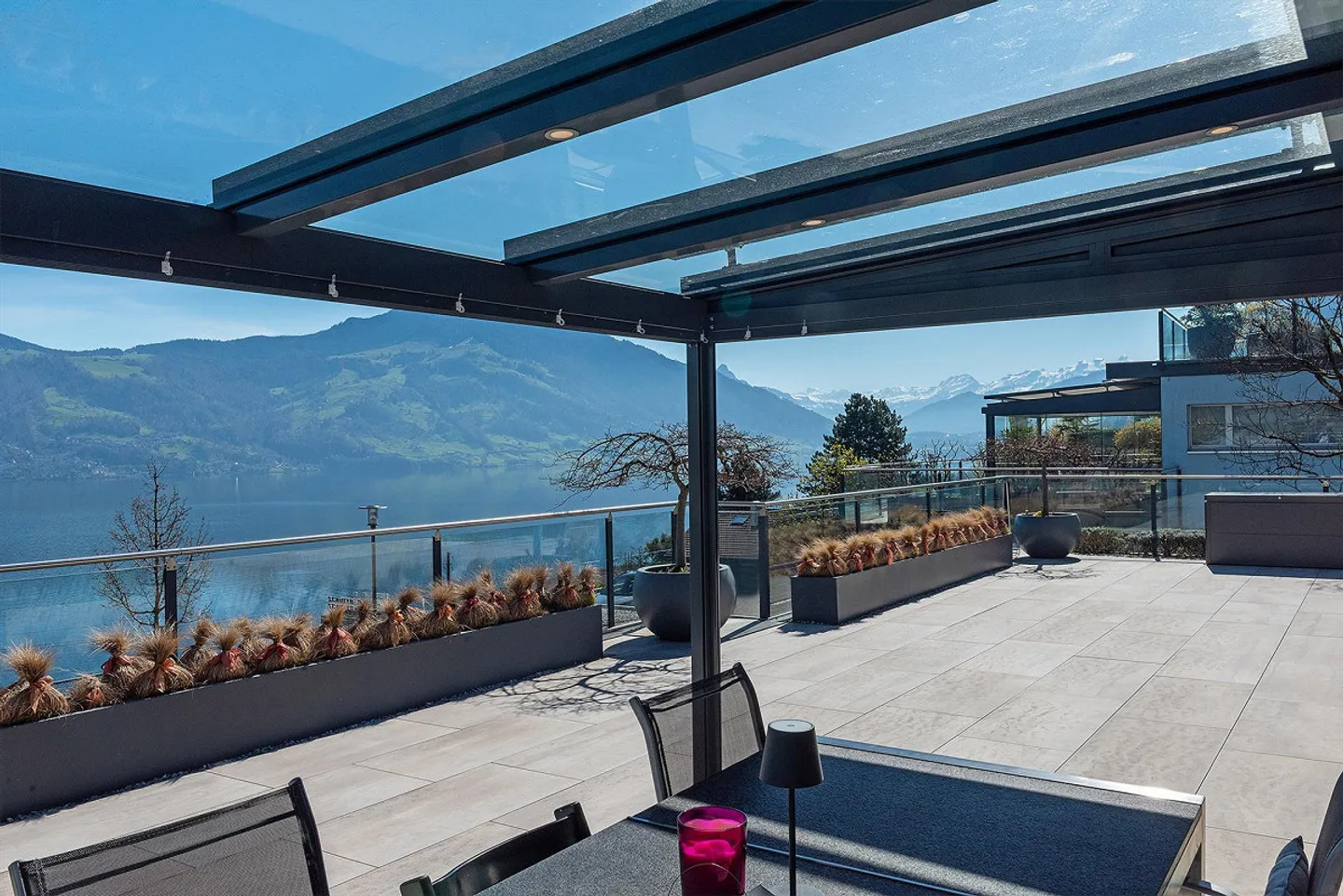 Appartement terrasse exclusif de 5,5 pièces avec vue imprenable sur le lac - Photo 6 sur 10