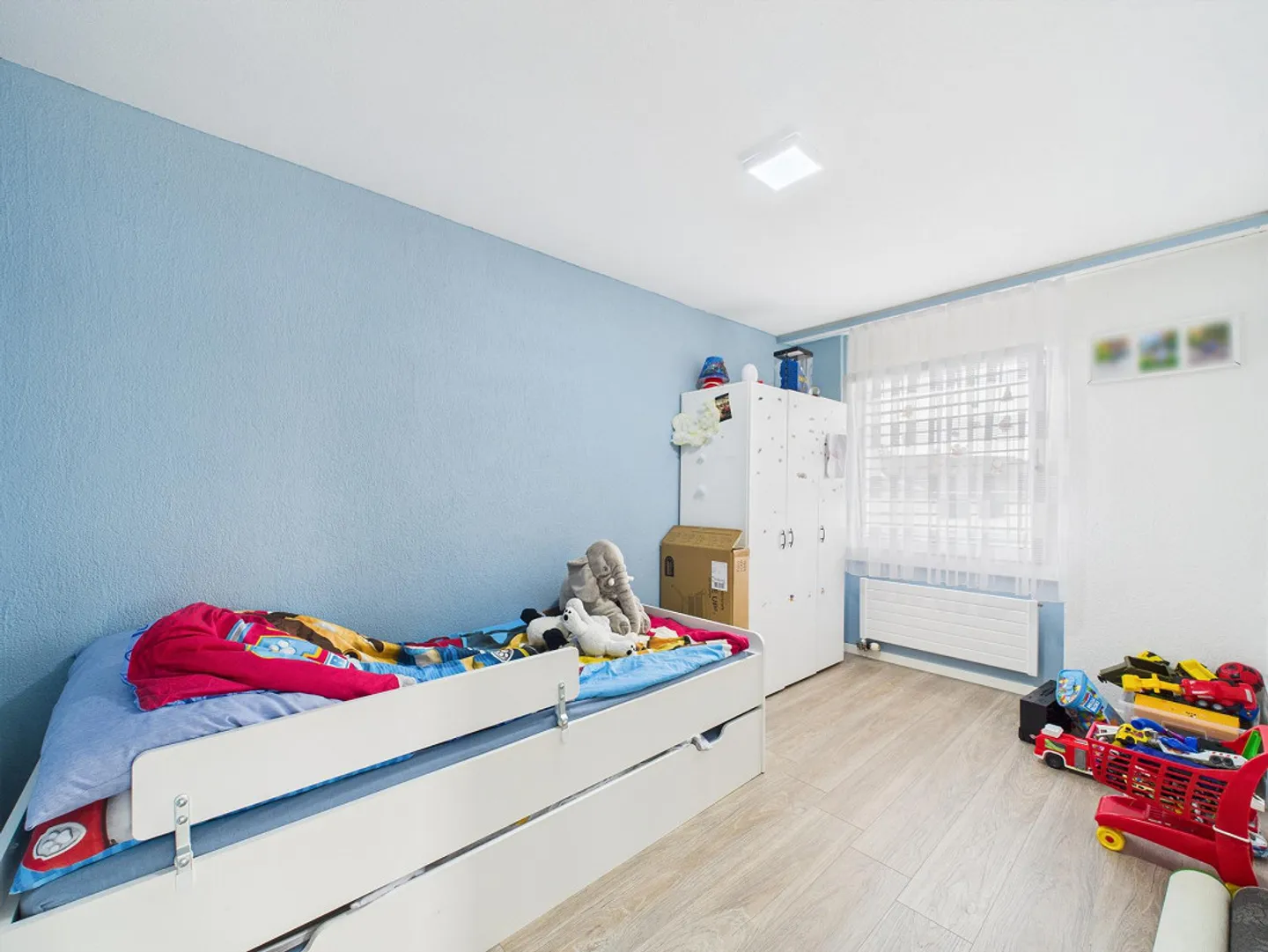 Beautiful 4.5 Room Apartment in a Quiet Neighborhood - Photo 7 of 9