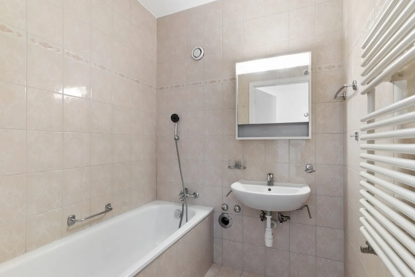 Zu ergreifen! Wunderschöne Unterkunft ideal gelegen in Freiburg! - Foto 7 von 9