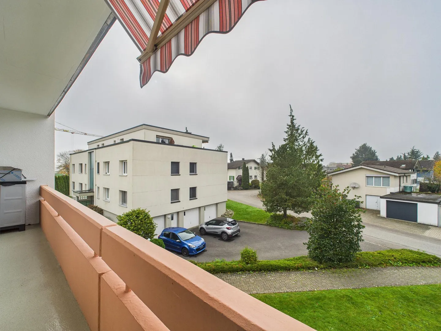 Beautiful 4.5 Room Apartment in a Quiet Neighborhood - Photo 9 of 9