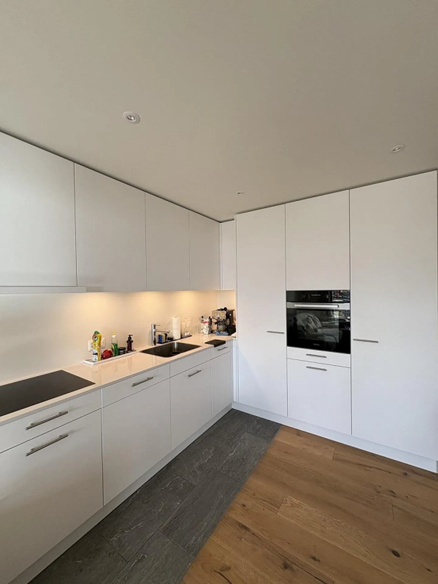 Appartement Charmant avec Vue sur le Lac - Photo 3 sur 9