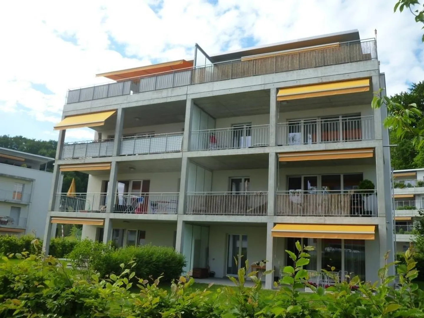 Topmoderne 2.5-Zimmerwohnung im Erdgeschoss mit Garten-Terrasse - Foto 1 von 8