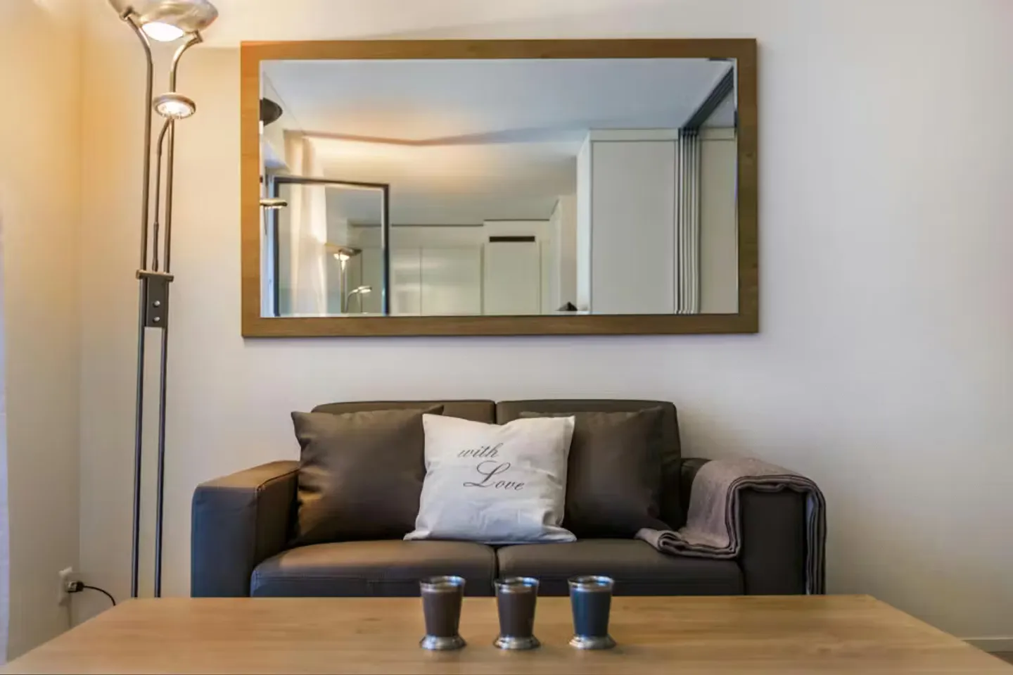 Charming Zurich Apartment - Photo 5 of 9