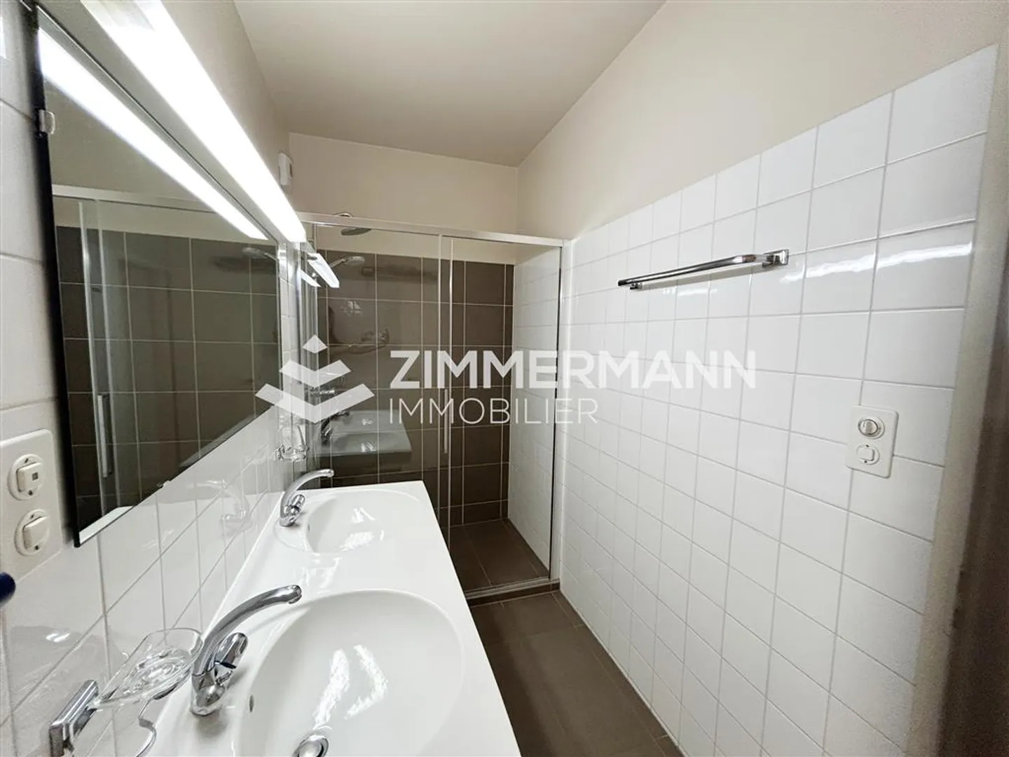 Appartement spacieux de 5 pièces sur les quais du Mont-Blanc - Photo 10 sur 12