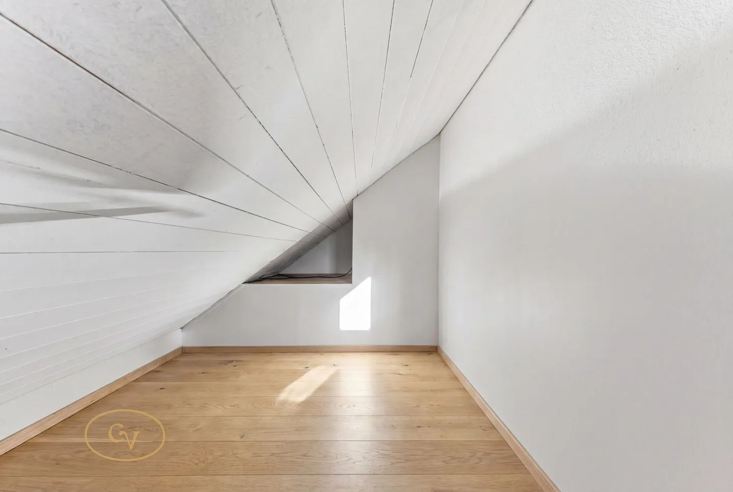 Appartement en duplex ensoleillé avec charme au cœur de Sins - Photo 21 sur 33
