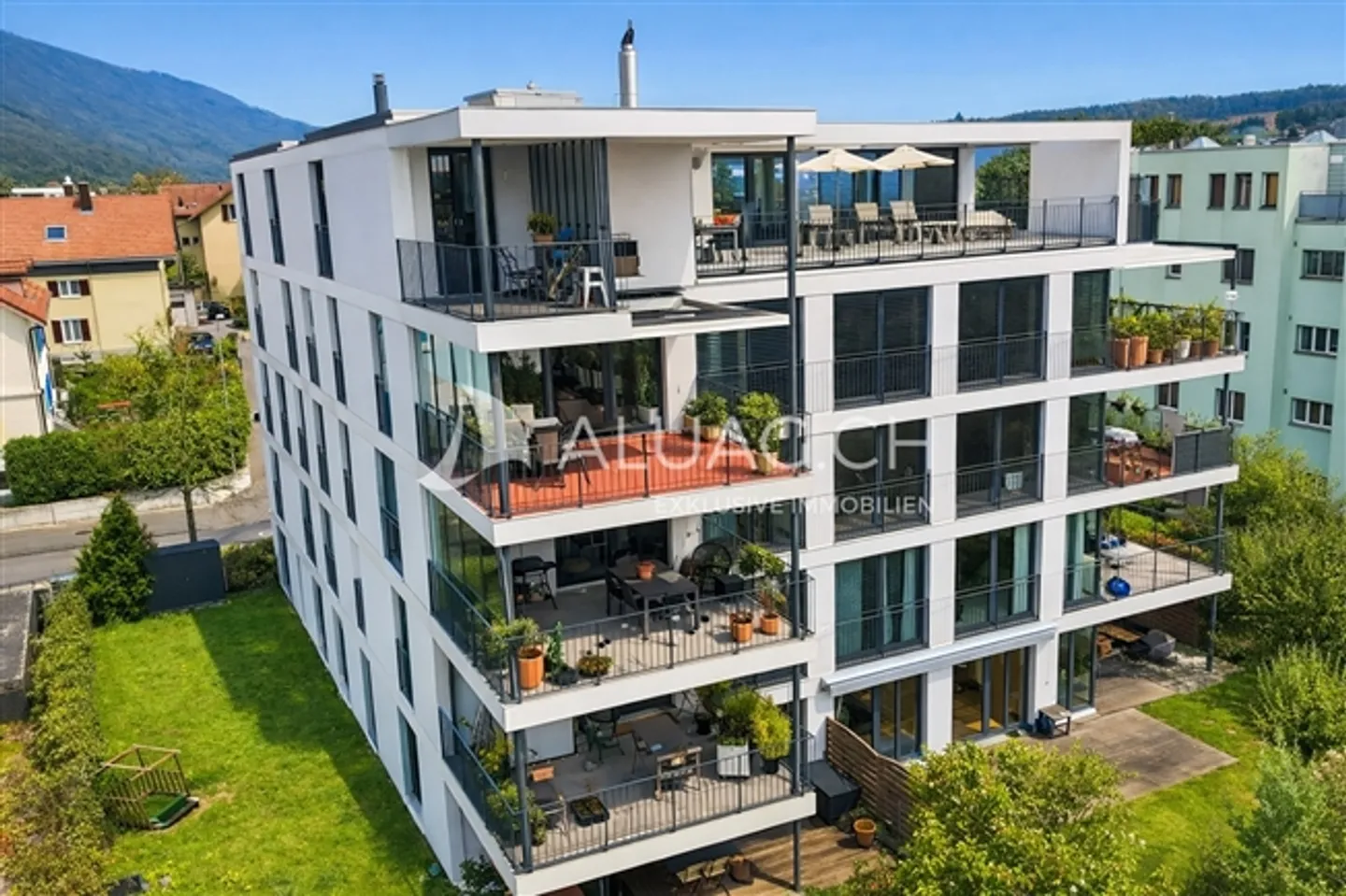 Bright Apartment by the River - Photo 2 of 13