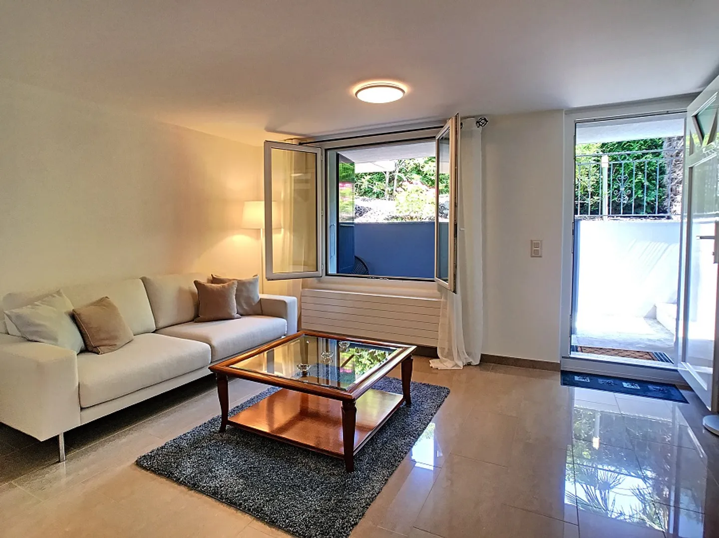 Apartment for rent - Photo 3 of 5