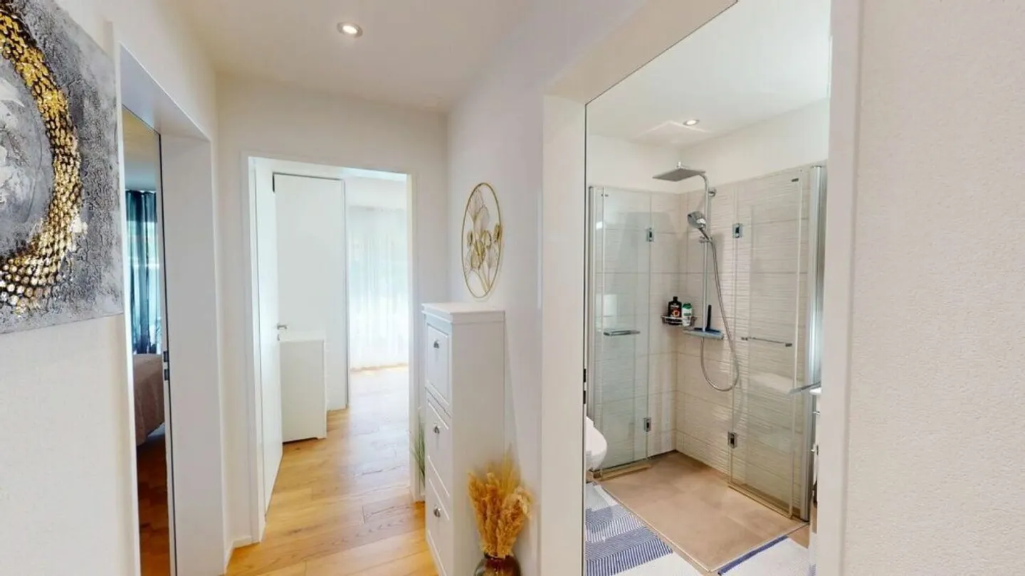 Charming Garden Apartment in Wangs - Photo 10 of 15