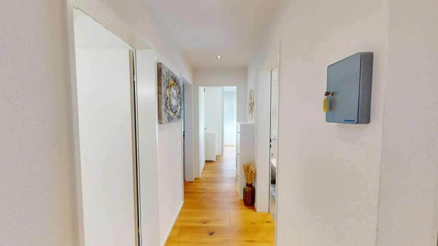 Charming Garden Apartment in Wangs - Photo 11 of 15