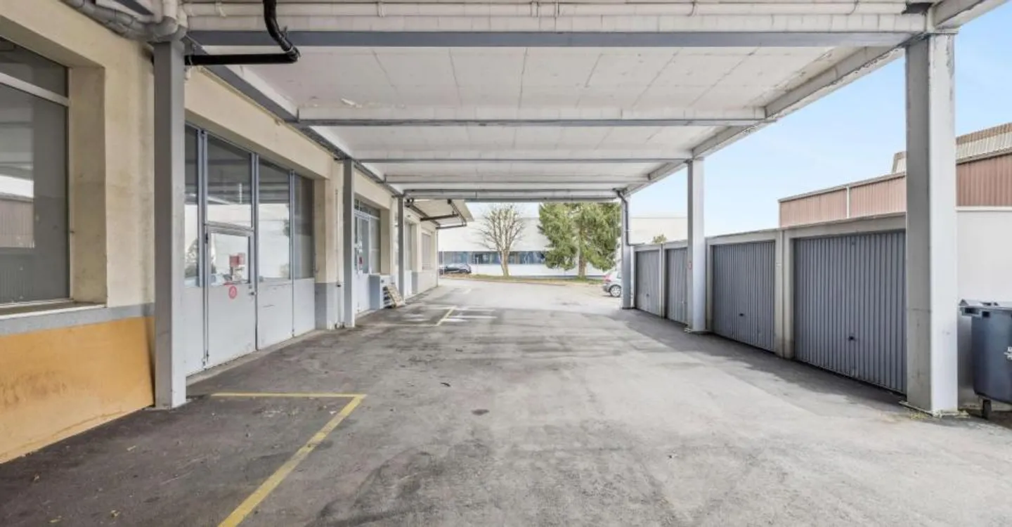 Industriefläche mit Büros ZI Budron 1131 m² + Büros Unabhängiger Zugang & Parkplätze - Foto 1 von 1