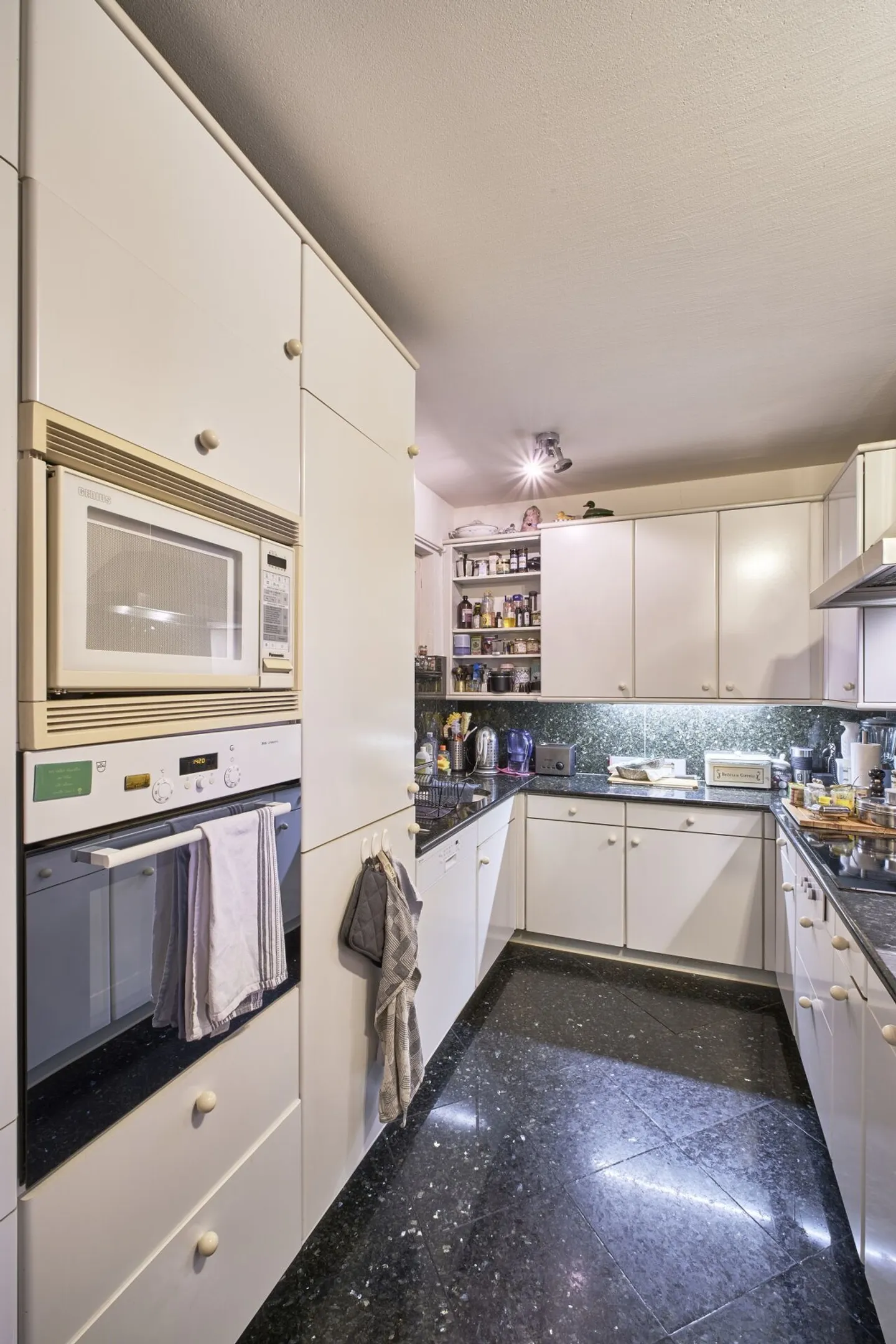 Jewel in a renovated 300-year-old farmhouse - Photo 9 of 15