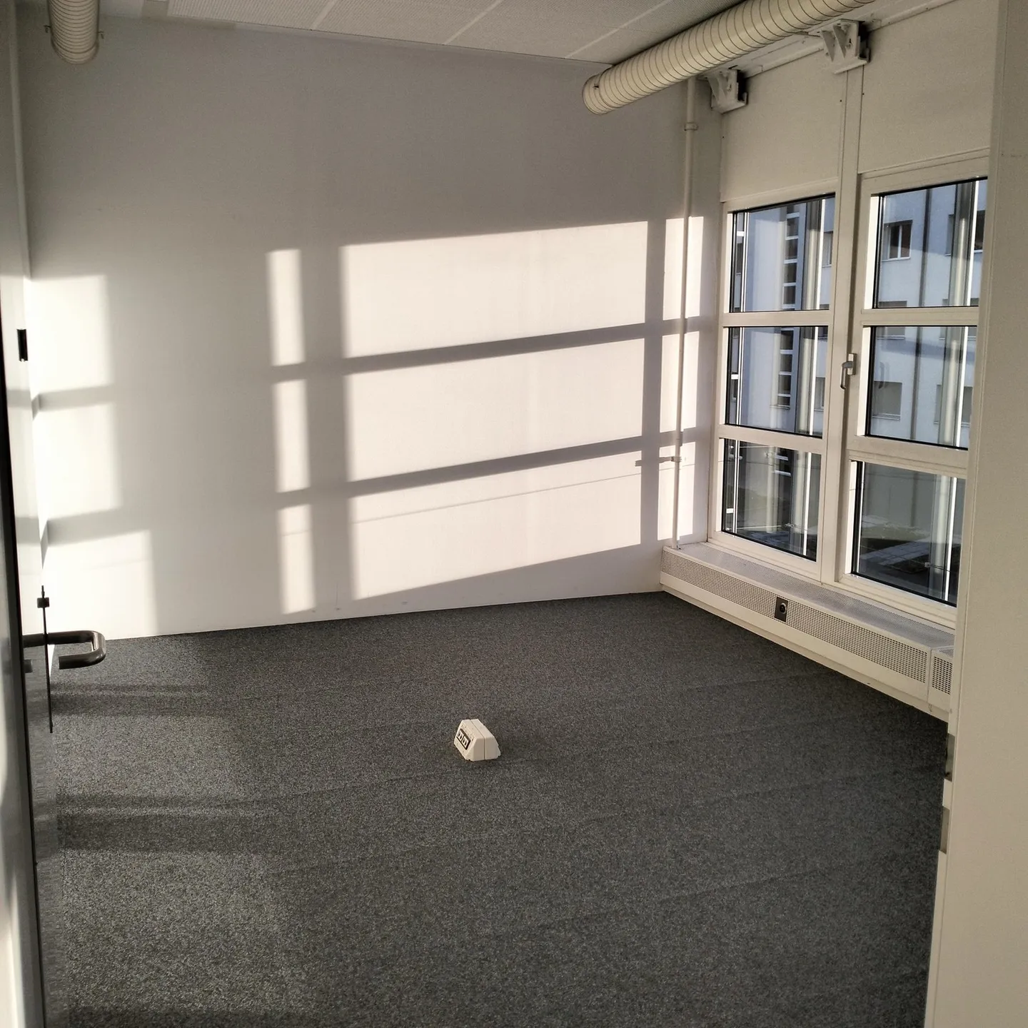 Locali moderni - posizione ideale per ufficio/attività tranquilla! Affitto 138.-/m2! - Foto 6 di 6