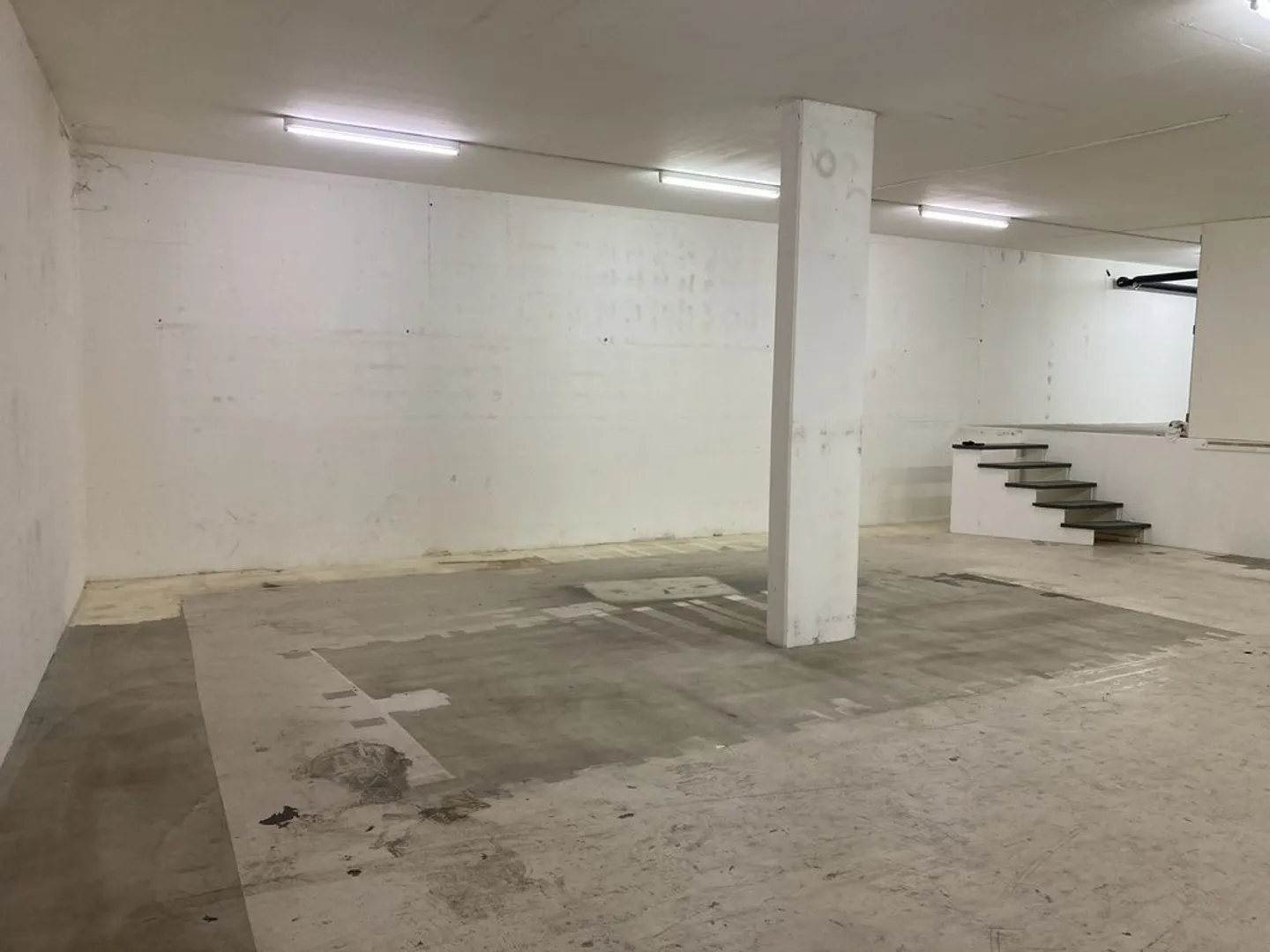 Geräumige Verkaufsfläche Nähe Stadtzentrum - Foto 3 von 6