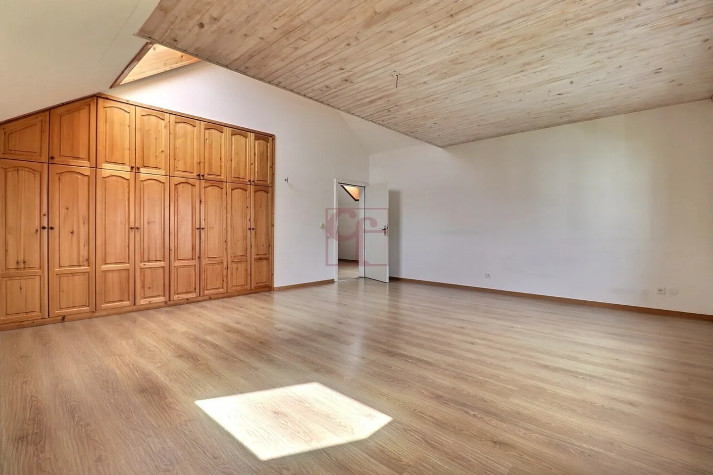 Zu vermieten - Schönes Duplex-Apartment mit 5,5 Zimmern (Parkplatz inklusive) - Foto 12 von 13