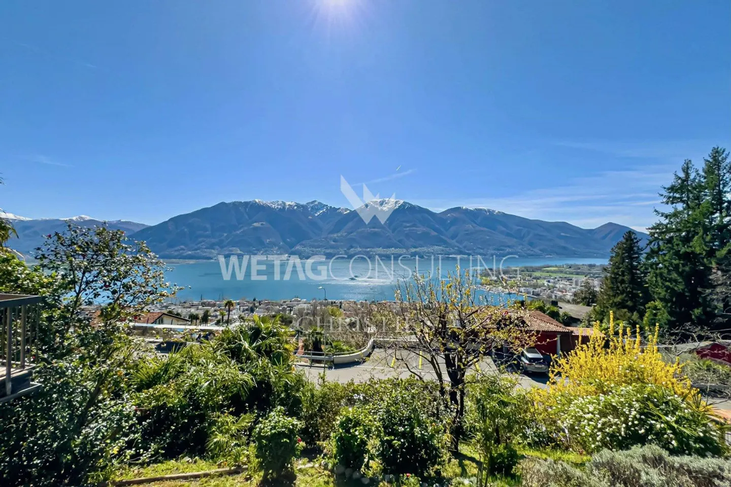 Minusio: Casa in stile ticinese con giardino e vista lago in vendita - Foto 1 di 13