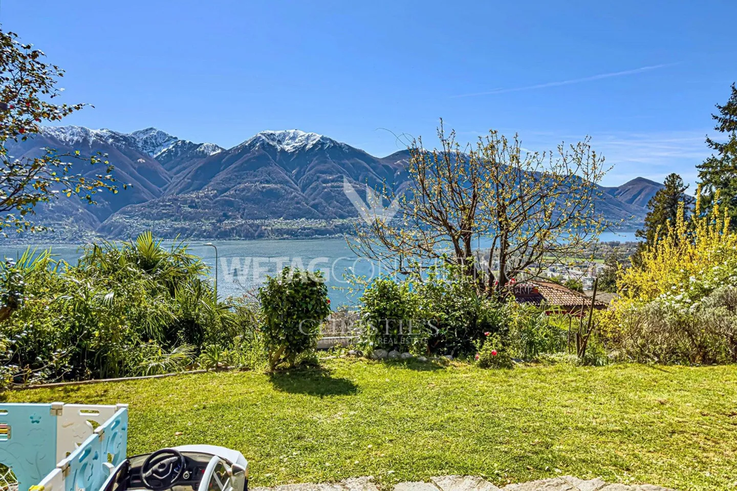 Minusio: Casa in stile ticinese con giardino e vista lago in vendita - Foto 9 di 13
