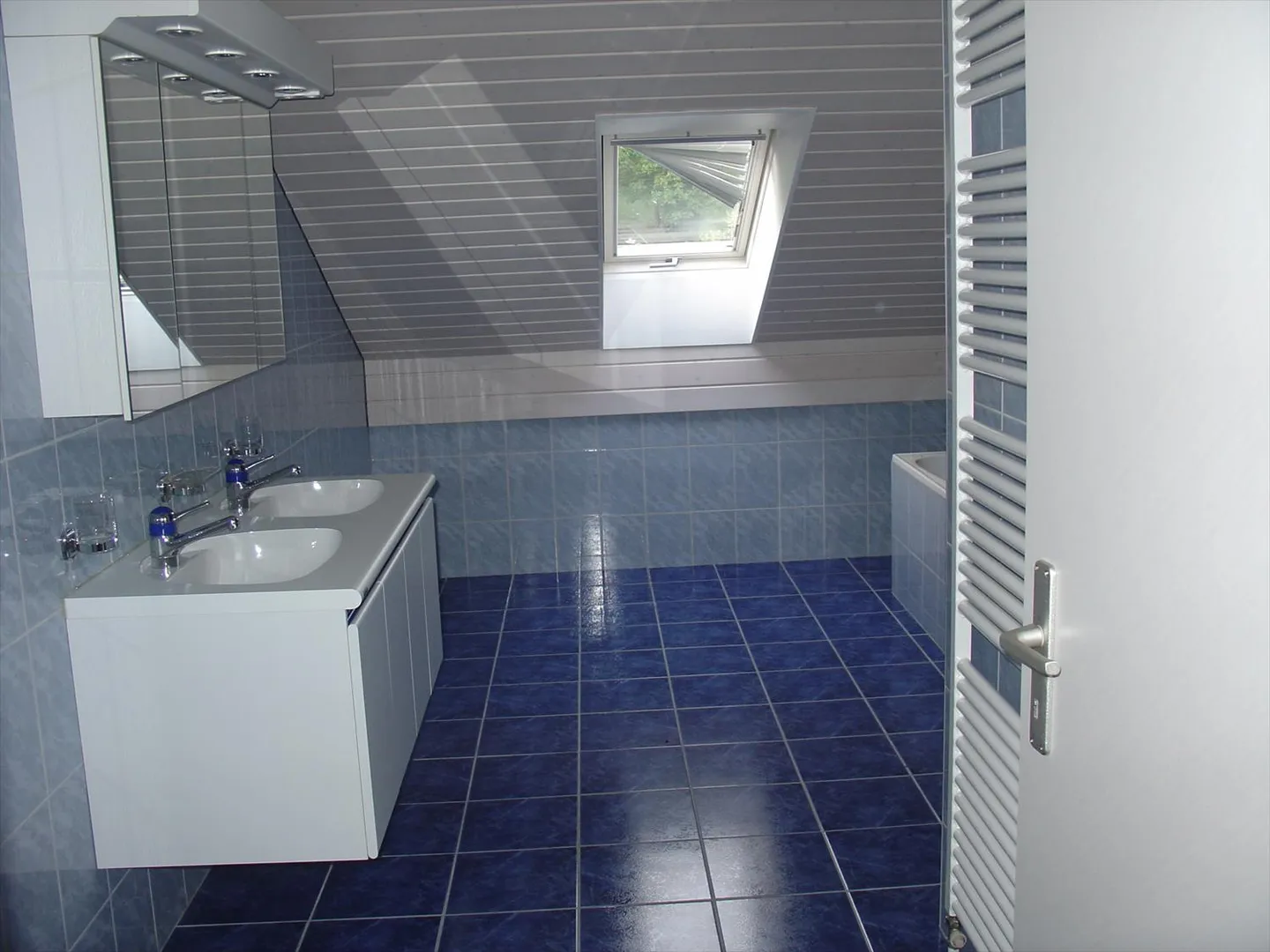 Appartement im Dachgeschoss mit direktem Zugang vom Aufzug - Foto 7 von 34