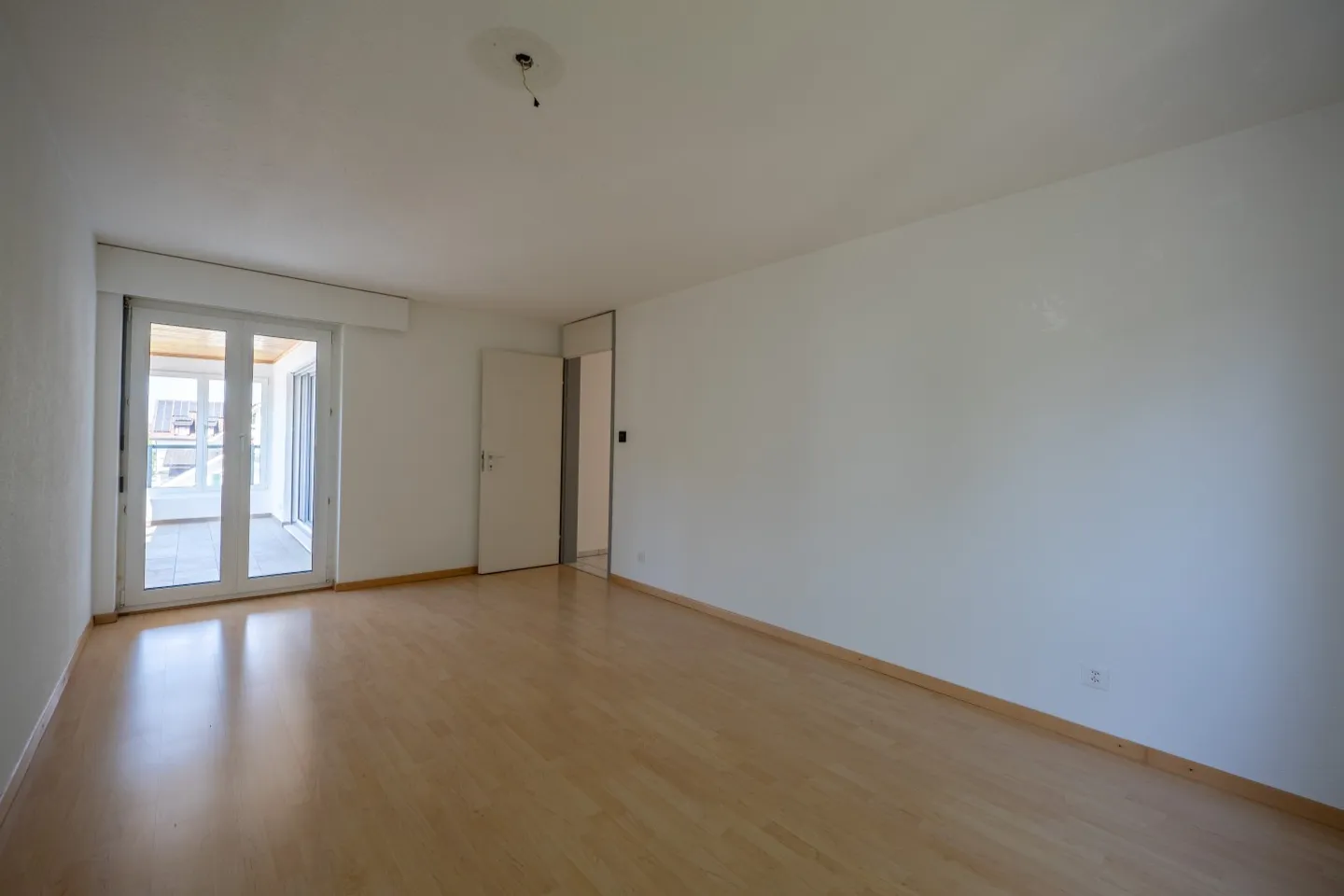 4.5-Zi. Wohnung mit verglastem Balkon in attraktiver Lage in Horn - Foto 8 di 11