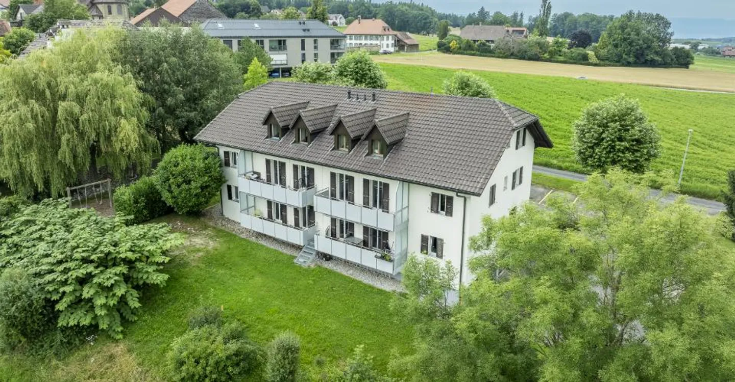 Bright 4.5-room apartment with balcony and parking space in Onnens - Photo 6 of 6