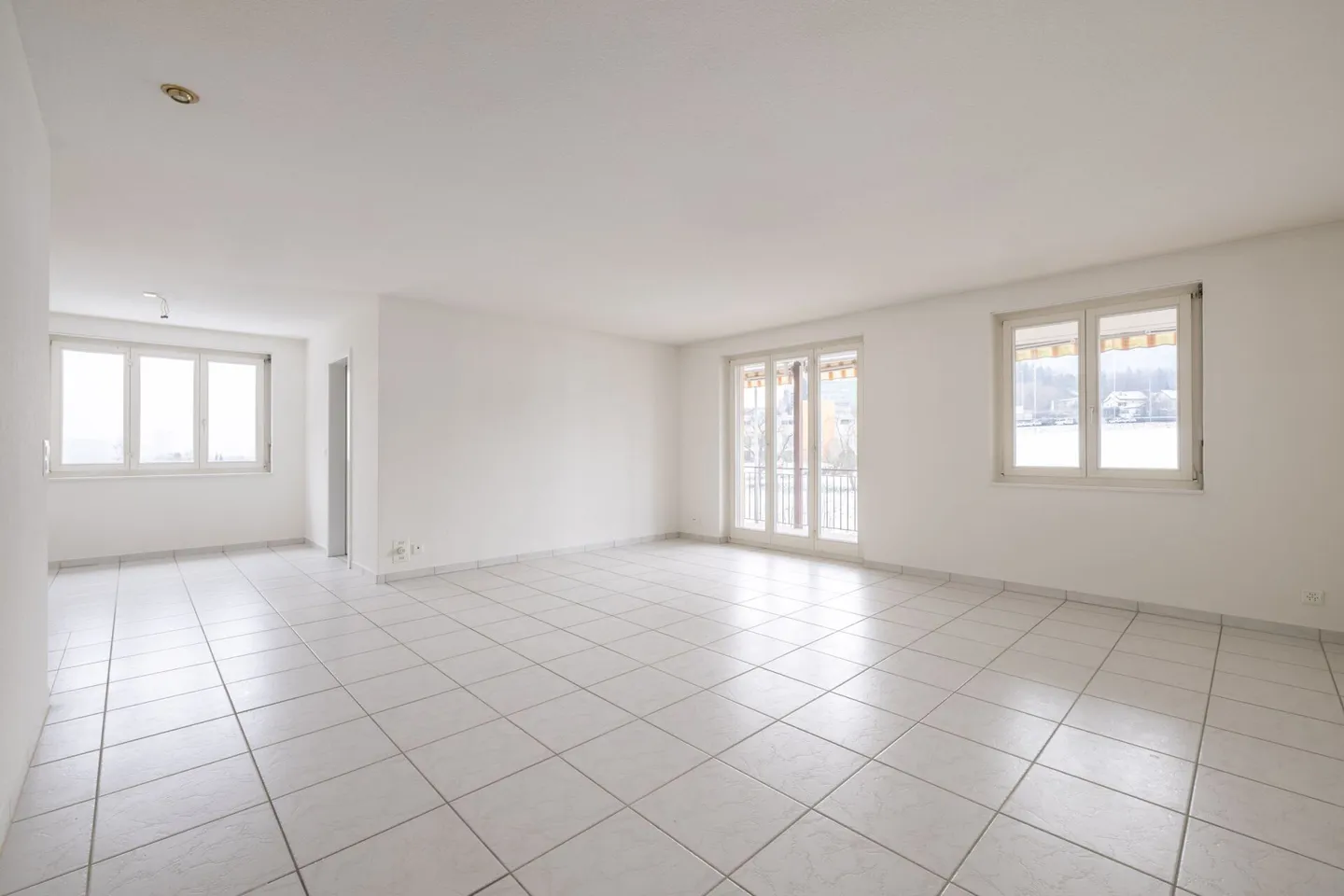 Appartement spacieux et lumineux de 4,5 pièces dans un emplacement calme à Starrkirch-Wil - Photo 1 sur 13