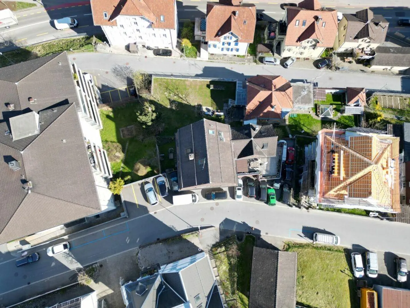 Older multi-family house with workshop in a preferred location - Photo 4 of 4