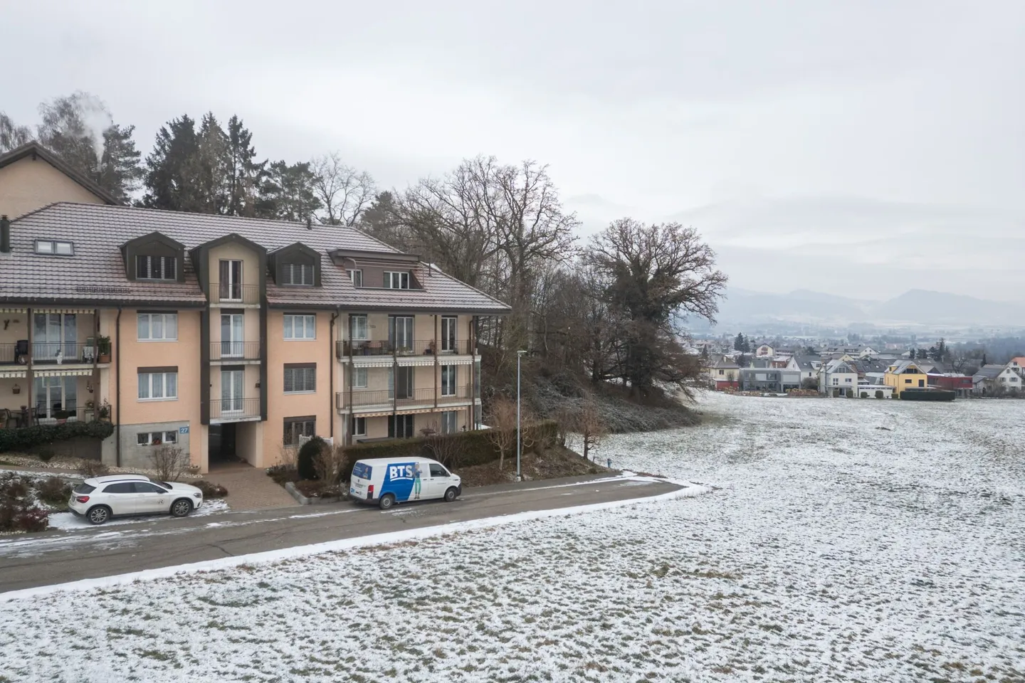 Appartement spacieux et lumineux de 4,5 pièces dans un emplacement calme à Starrkirch-Wil - Photo 2 sur 13