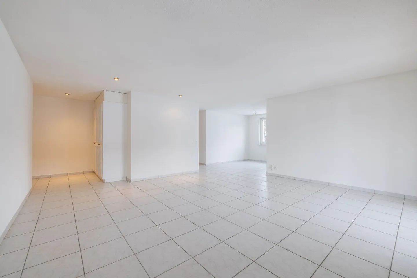 Appartement spacieux et lumineux de 4,5 pièces dans un emplacement calme à Starrkirch-Wil - Photo 3 sur 13