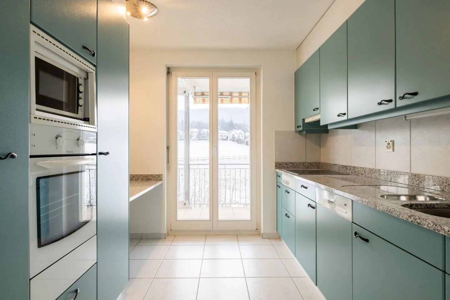 Appartement spacieux et lumineux de 4,5 pièces dans un emplacement calme à Starrkirch-Wil - Photo 6 sur 13