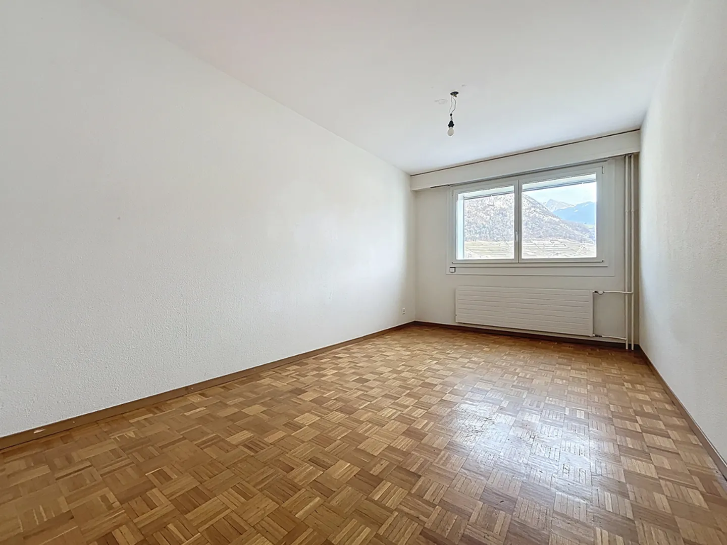 Charmant Appartement 2 Pièces - Photo 3 sur 5