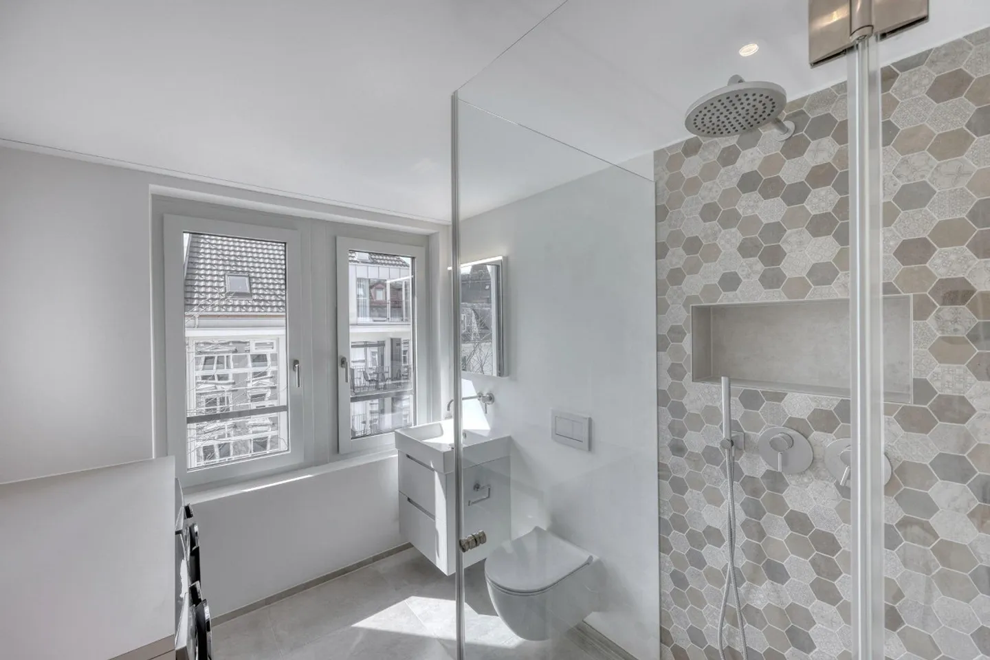 Charming 1.5 Room Apartment in Central Location in Zurich - Photo 8 of 8