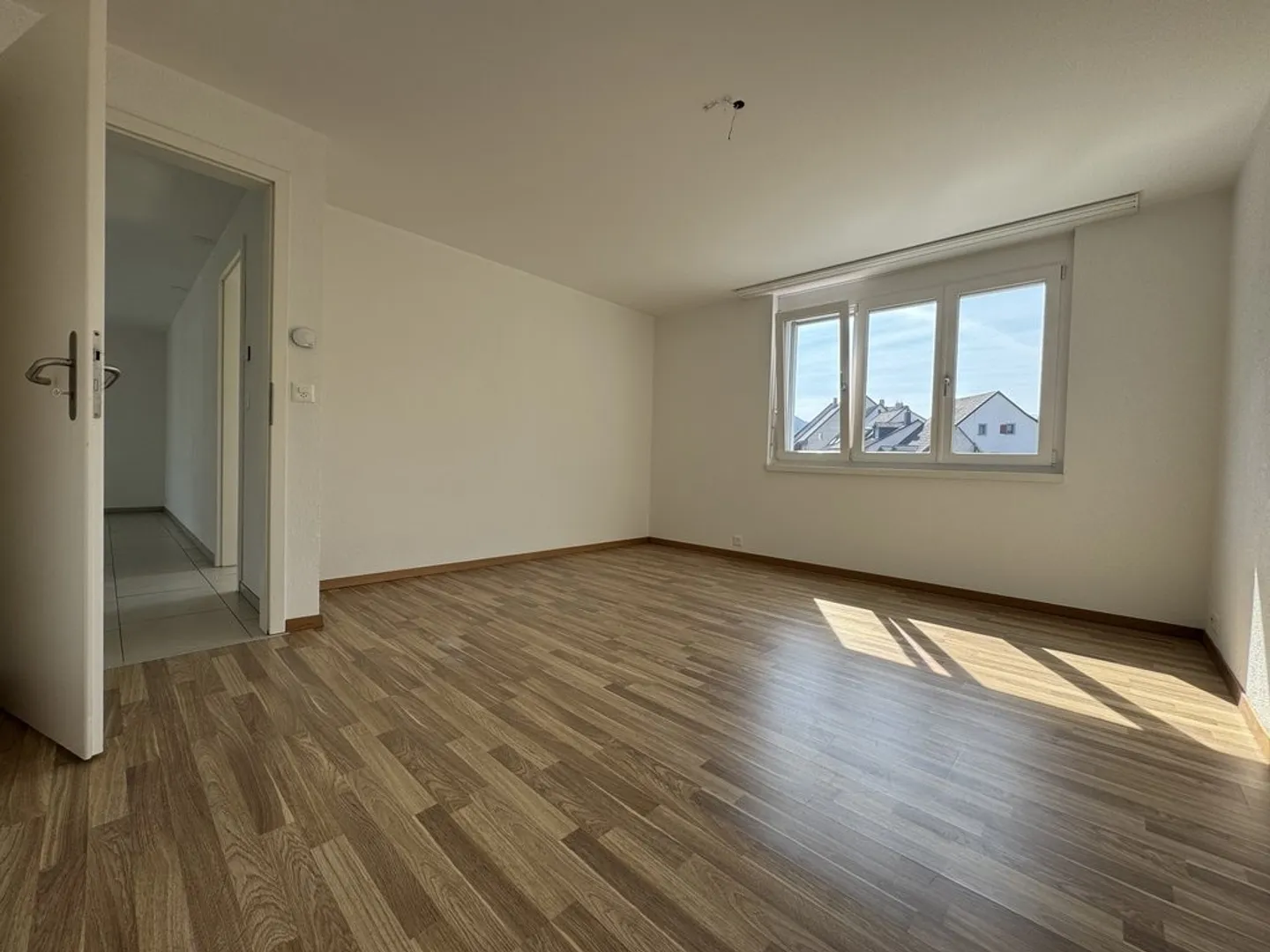 Spacious 4.5 Room Apartment - Photo 4 of 9