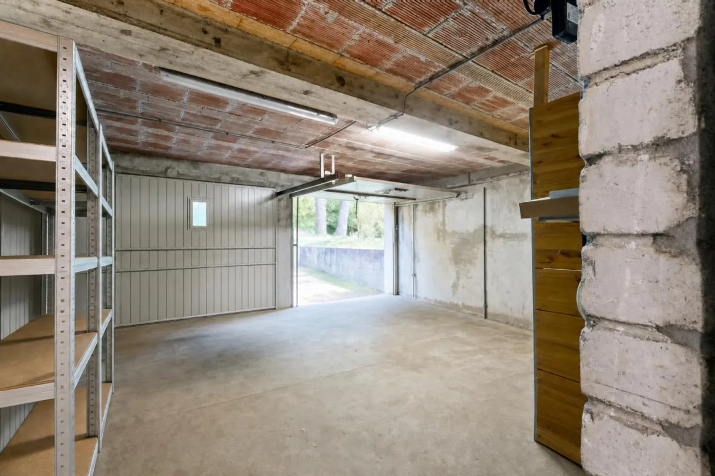 With generous plot - Single-family house in a privileged location - Photo 19 of 24