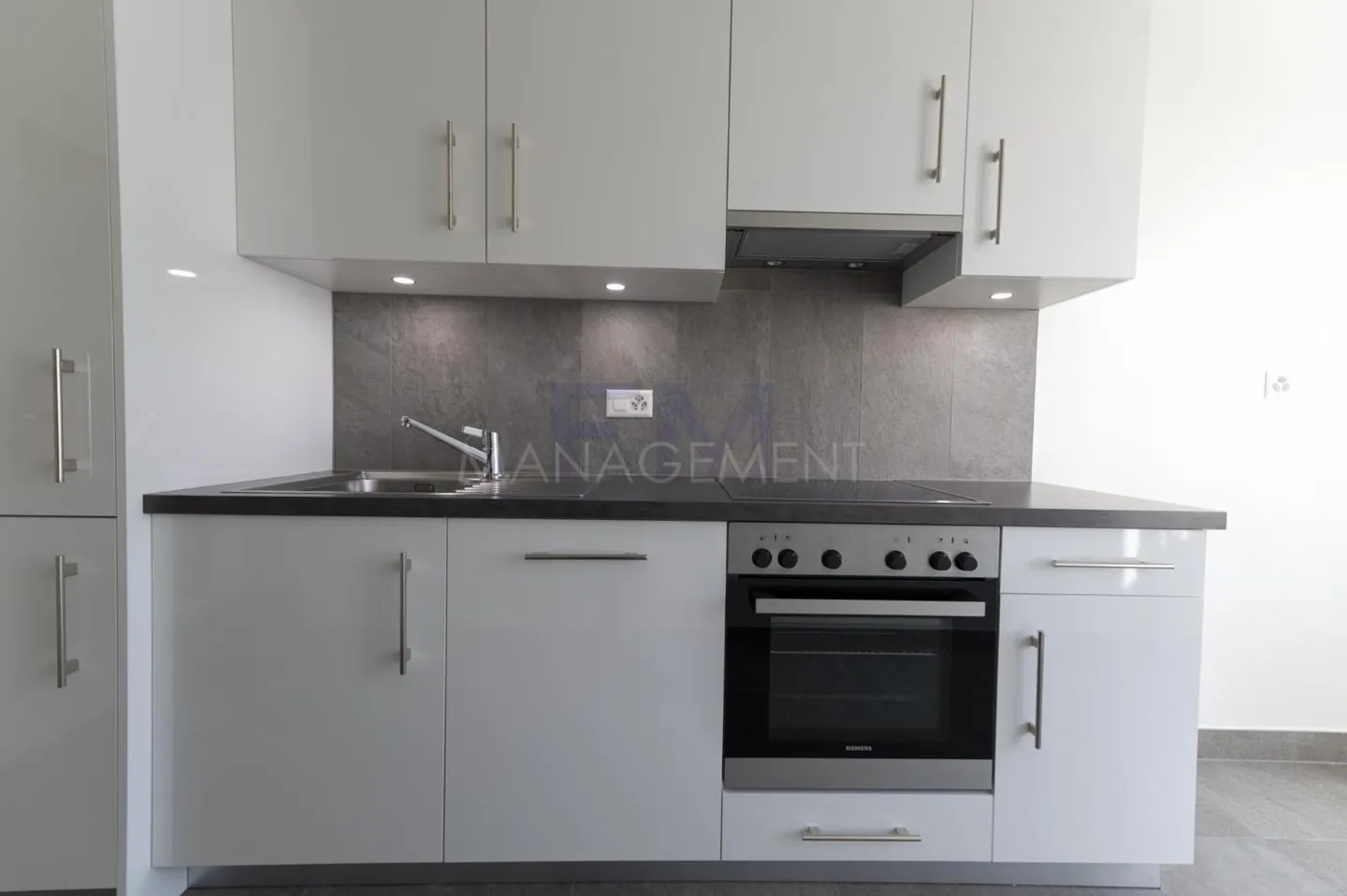 Appartamento 4 locali - Foto 1 di 12