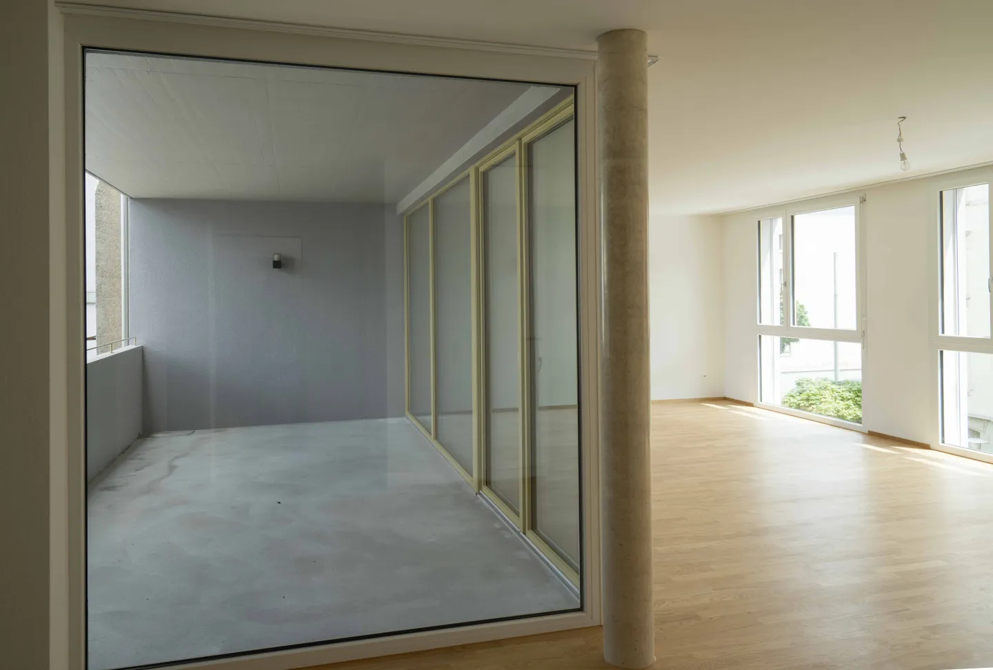 Exclusive City Apartment with Loggia - Photo 3 of 4