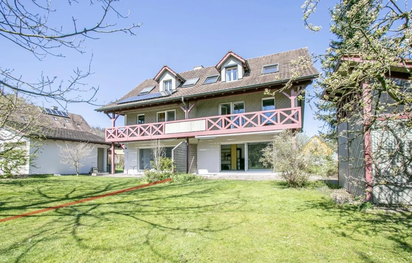 Doppelfamilienhaus - Foto 2 von 7