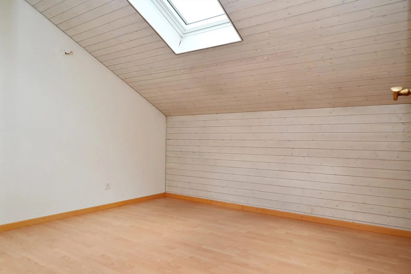 Geräumige Dachwohnung mit Terrasse - Foto 11 von 20