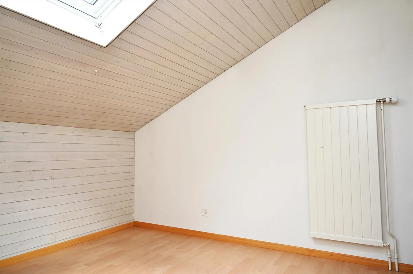 Geräumige Dachwohnung mit Terrasse - Foto 12 von 20