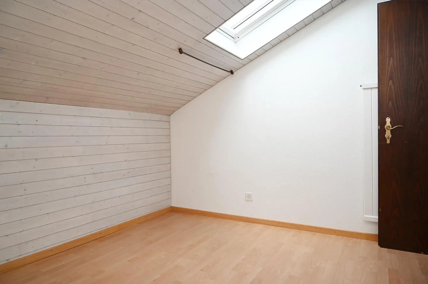 Geräumige Dachwohnung mit Terrasse - Foto 13 von 20