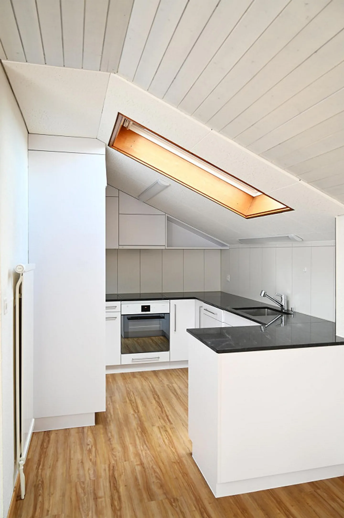 Geräumige Dachwohnung mit Terrasse - Foto 2 von 20
